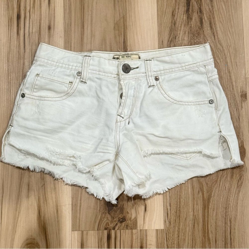 Free People WhiteβLow Rise Cutoff Jean Shorts Womenβs 24